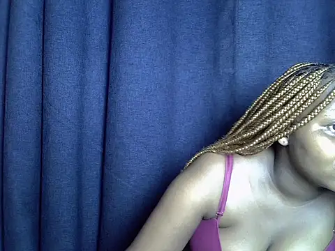 Rae_queen stripchat live cam model