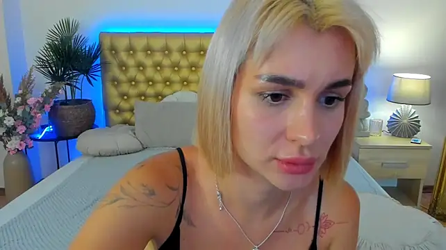 HannaWellss stripchat live cam model
