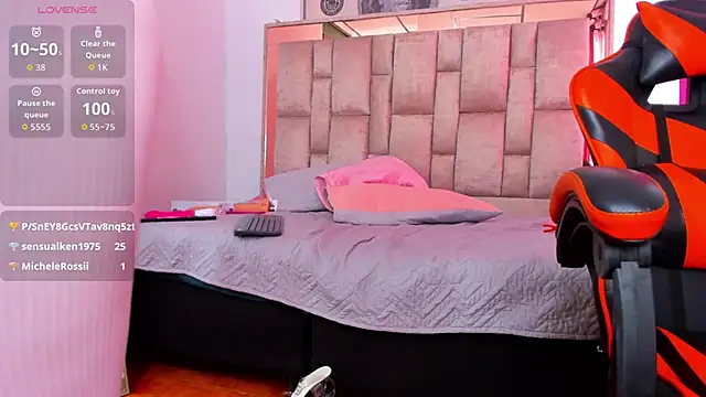 HotSummer8 stripchat live cam model