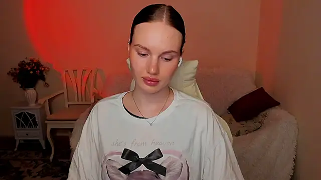 MishkaMe stripchat live cam model