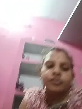 HOjulipal678 stripchat live cam model