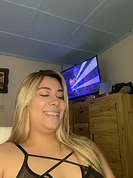 _BellaSmith_ stripchat live cam model