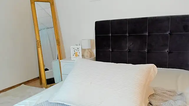 MiraVersse stripchat live cam model