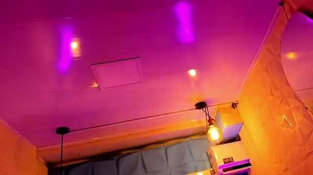 EmmyTorner stripchat live cam model
