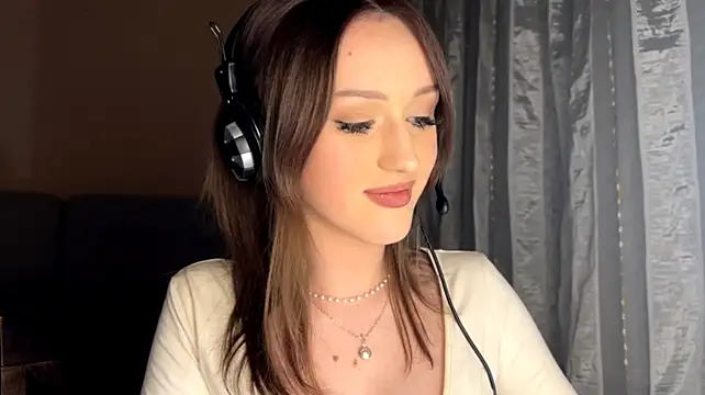 ShannanWohlers stripchat live cam model