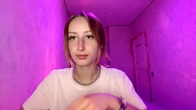 AleneLaurente stripchat live cam model
