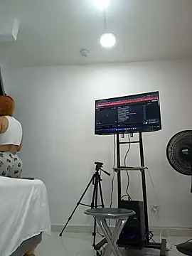 -Serena_ stripchat live cam model
