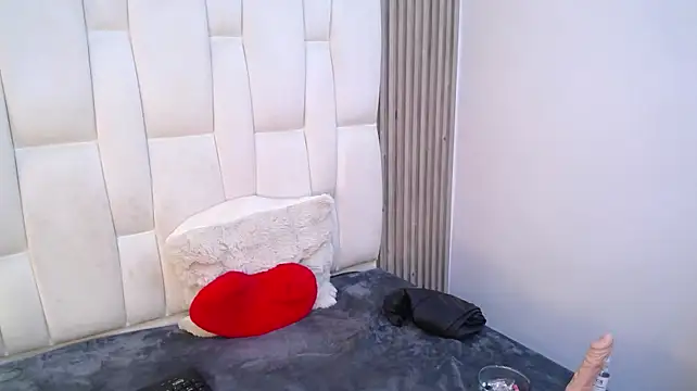 ClovyZenvy stripchat live cam model