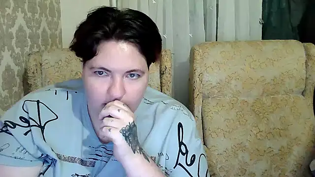 MilaXHelen stripchat live cam model