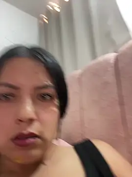 _Sweeteyes stripchat live cam model