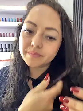 Nails_Lucia stripchat live cam model