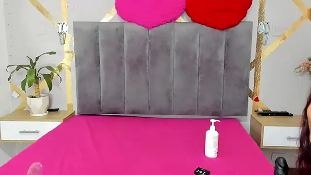 Caroliine_Torres stripchat live cam model