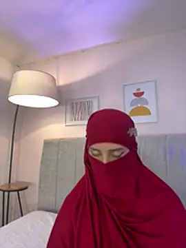 rawiya stripchat live cam model