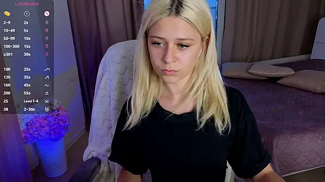 ApheliaStar stripchat live cam model