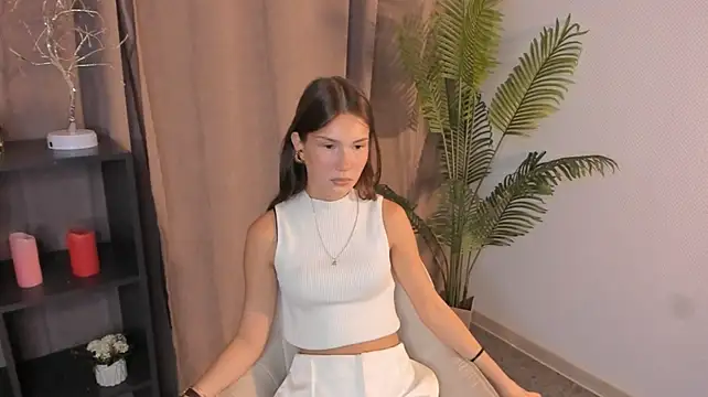 TyraMcelhenney stripchat live cam model