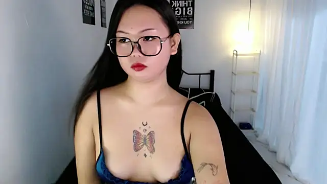 Vivorey_Leighn stripchat live cam model