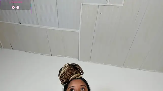 Sophia_Ebony stripchat live cam model