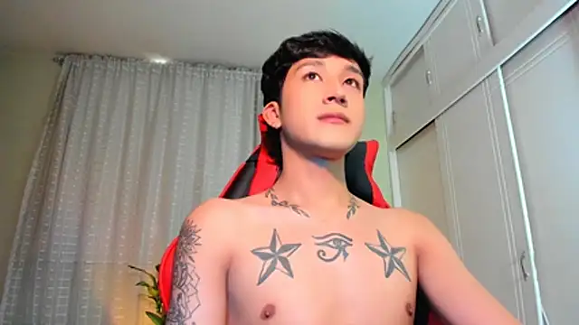 tom_Howard stripchat live cam model