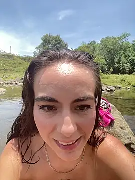 MelanyyJhonson15 stripchat live cam model