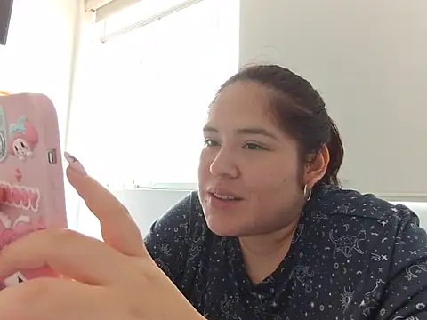 Maca3468 stripchat live cam model