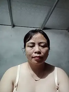 Lee_bee1 stripchat live cam model
