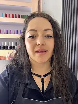 Nails_Lucia stripchat live cam model
