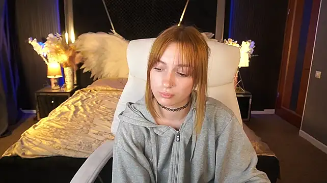 LizzaMoonn stripchat live cam model