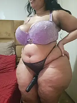 thicktash stripchat live cam model