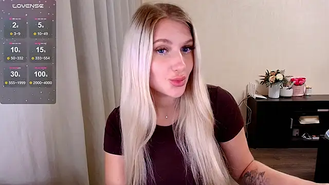 Evacadooo stripchat live cam model