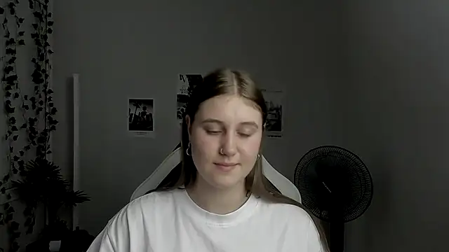 ViolaSecret stripchat live cam model