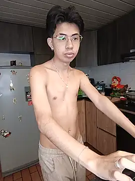 Nicolas_moon stripchat live cam model