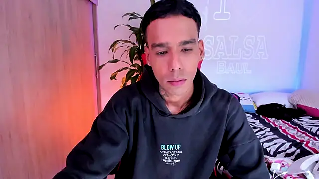 Damianwhite stripchat live cam model