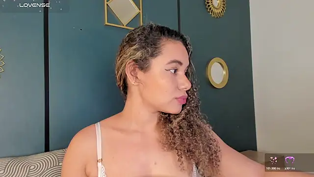 angie_leonn stripchat live cam model
