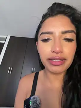 AlinaArgii stripchat live cam model