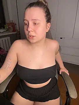 AnnaAss4u stripchat live cam model