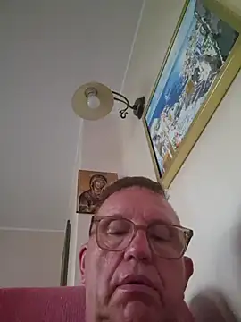 Robotnikm stripchat live cam model