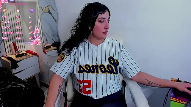 Megan_Reeves stripchat live cam model