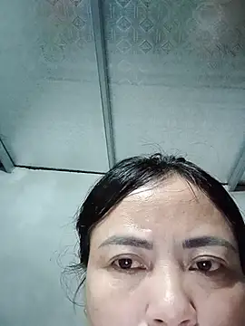 Lee_bee1 stripchat live cam model