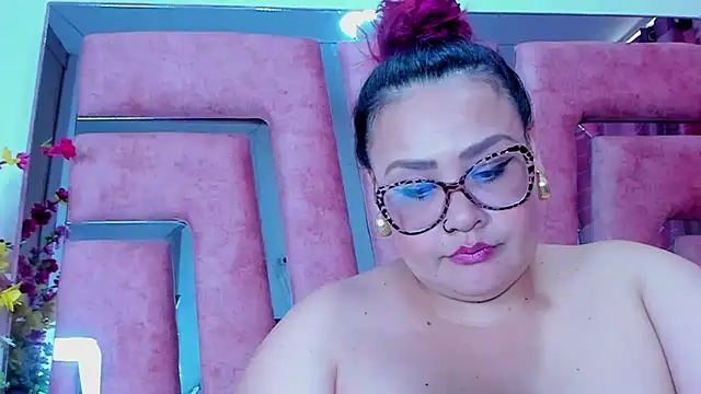 PamelaValdez stripchat live cam model