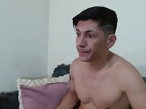 maxstrongboy stripchat live cam model