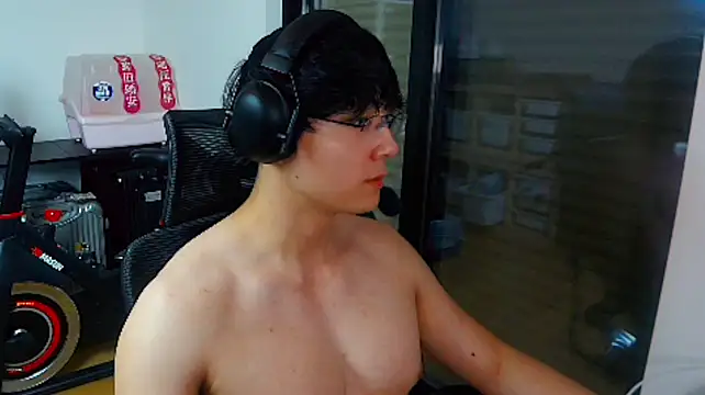 Tkcqcc stripchat live cam model