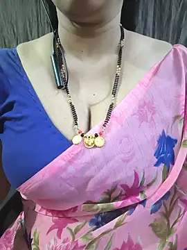 bhuvana_555 stripchat live cam model