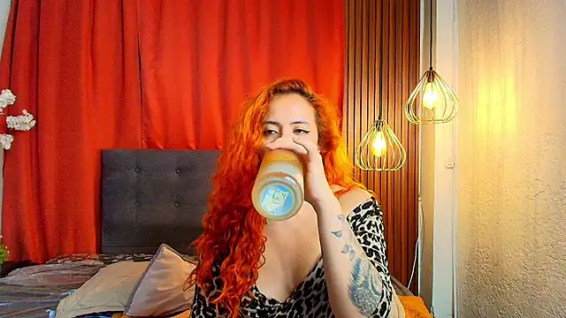 sahra_taylor_ stripchat live cam model