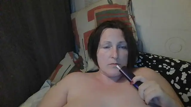 AllaSowinskaya stripchat live cam model