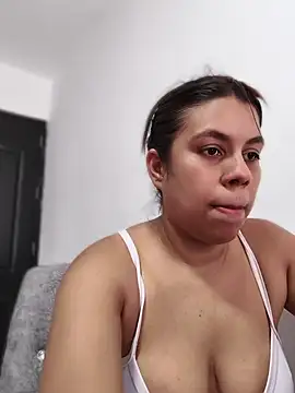 GabyMontenegro stripchat live cam model