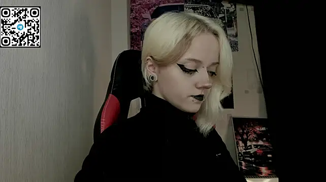 Holy_Mistress_S stripchat live cam model