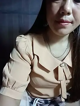 Sara_pusyy stripchat live cam model