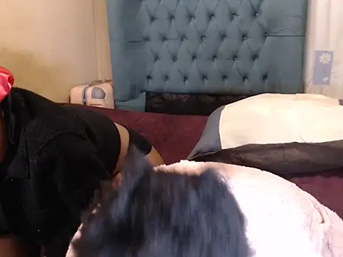 ChubbyBustyX stripchat live cam model