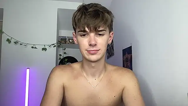 YourMilkyGuy stripchat live cam model