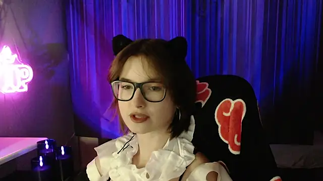 LunaXcherry stripchat live cam model